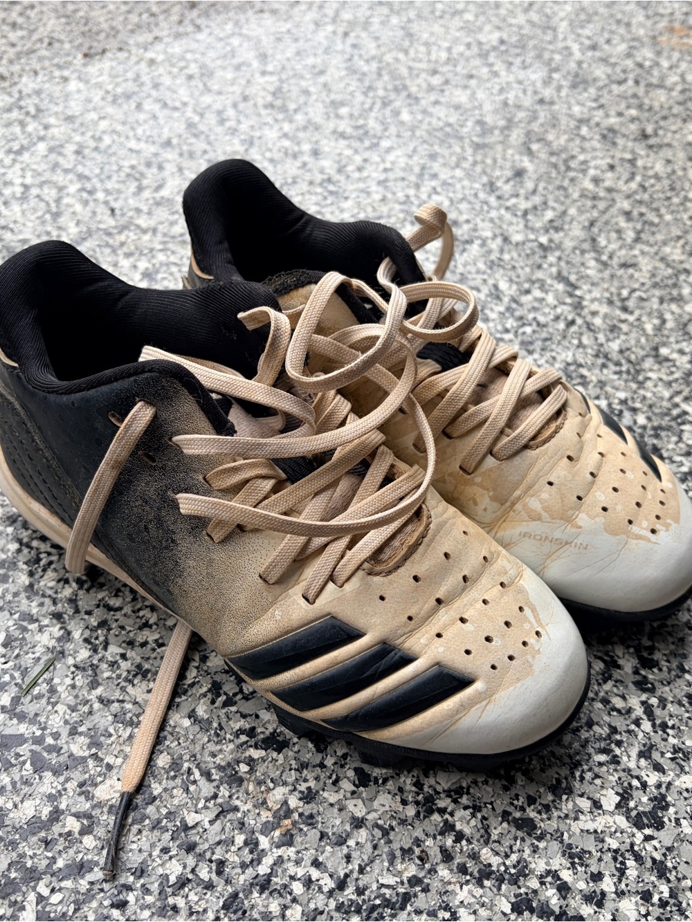 Adidas boys baseball cleats size 1.5Y